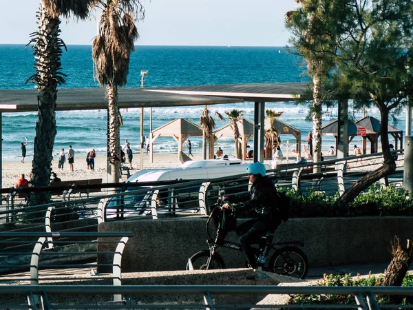 Tel Aviv Israel Enero 2019 Vista Desconocido Israelí Bicicleta Eléctrica —  Fotos de Stock