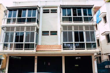 Pondicherry Tamil Nadu Hindistan 21 Ocak 2018 Labourdonnais sokak görünümünü yer alan Fransız Sömürge şehir Pondicherry beyaz Town bölgesinde, sabah