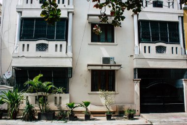 Pondicherry Tamil Nadu Hindistan 21 Ocak 2018 Labourdonnais sokak görünümünü yer alan Fransız Sömürge şehir Pondicherry beyaz Town bölgesinde, sabah