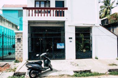 Pondicherry Tamil Nadu Hindistan 21 Ocak 2018 Labourdonnais sokak görünümünü yer alan Fransız Sömürge şehir Pondicherry beyaz Town bölgesinde, sabah