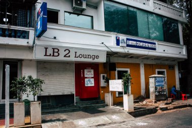 Pondicherry Tamil Nadu Hindistan 21 Ocak 2018 Labourdonnais sokak görünümünü yer alan Fransız Sömürge şehir Pondicherry beyaz Town bölgesinde, sabah