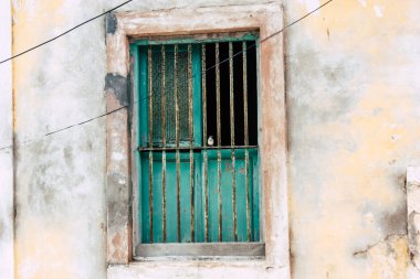 Pondicherry Tamil Nadu Hindistan 21 Ocak 2018 Labourdonnais sokak görünümünü yer alan Fransız Sömürge şehir Pondicherry beyaz Town bölgesinde, sabah