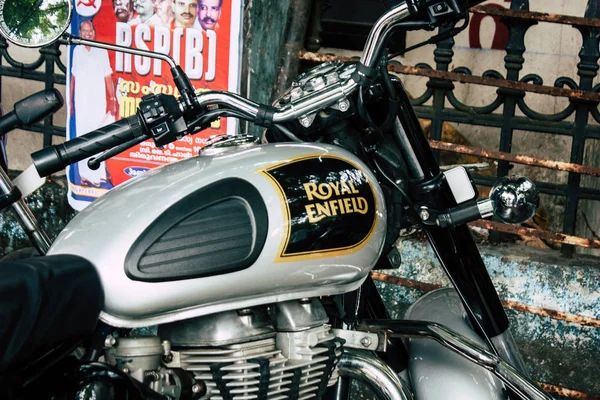 フォート コーチン ケララ州インド 2018 日午前中にフォート コーチンの路上駐車高貴なエンフィールドのオートバイのビュー — ストック写真