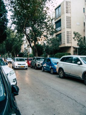Tel Aviv İsrail 18 Ocak 2019 Tel Aviv sokaklarında öğleden sonra haddeleme geleneksel İsrail taksi görünümünü