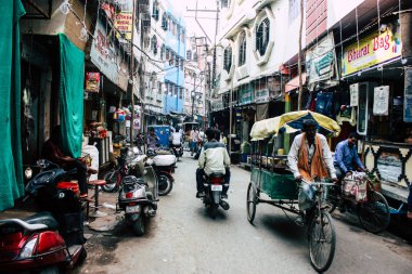 Varanasi Hindistan 11 Kasım 2018 Varanasi sokaklarında öğleden sonra görünümünü