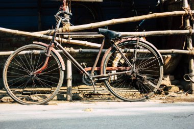 Varanasi Hindistan 11 Kasım 2018 Varanasi sokaklarında öğleden sonra görünümünü