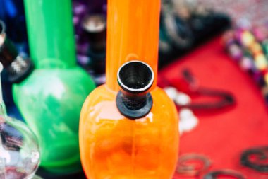 Gokarna Hindistan 9 Aralık 2018 dekoratif objeler Closeup sabah Gokarna ana yol bir Hatıra Eşyası dükkanda satılan