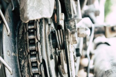 Hampi İstanbul Türkiye 19 Aralık 2018 Royal Enfield motosiklet görünümünü Park Hampi sokaklarında sabah