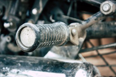 Hampi İstanbul Türkiye 19 Aralık 2018 Royal Enfield motosiklet görünümünü Park Hampi sokaklarında sabah