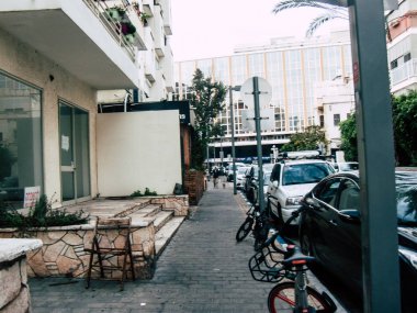 Tel Aviv İsrail 12 Aralık 2018 bilinmeyenli İsrail halkının öğleden sonra Tel Aviv sokaklarında yürüyüş görünümü