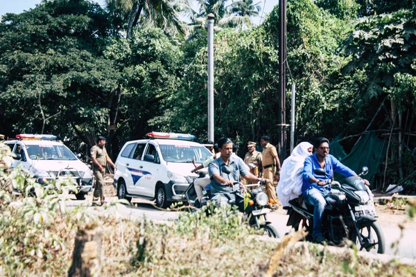 Auroville Tamil Nadu Janeiro 2019 Vista Policiais Indianos Controlando Carros — Fotografia de Stock