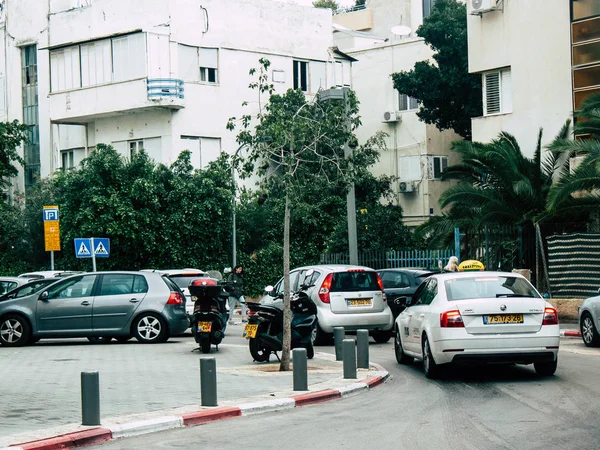 Tel Aviv İsrail 12 Aralık 2018 geleneksel İsrail taksi öğleden sonra Tel Aviv sokaklarında görünümünü