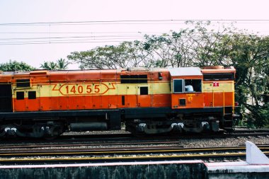 Gokarna Karnataka Hindistan 25 Ocak 2019 akşam Gokarna ve Mangalore arasında southen Hint Konkan demiryolu görünümünü