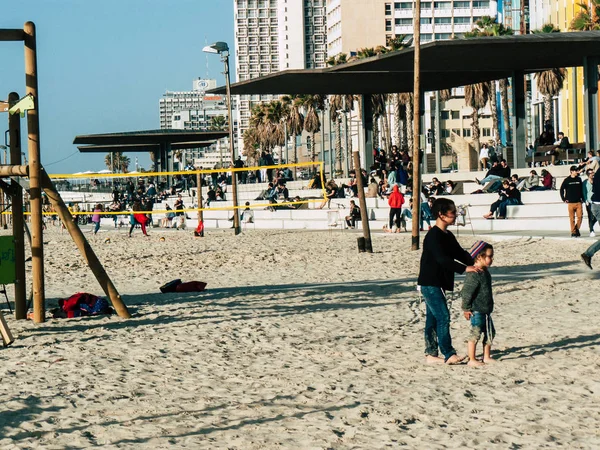 特拉维夫以色列 2019年2月9日2019年2月9日下午在特拉维夫海滩上玩耍的以色列孩子的未知观 — 图库照片
