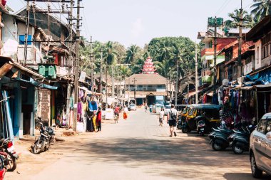 Gokarna Karnataka Hindistan 11 Şubat 2019 Gokarna şehrin ana yol öğleden sonra bilinmeyen insanlar görünümünü