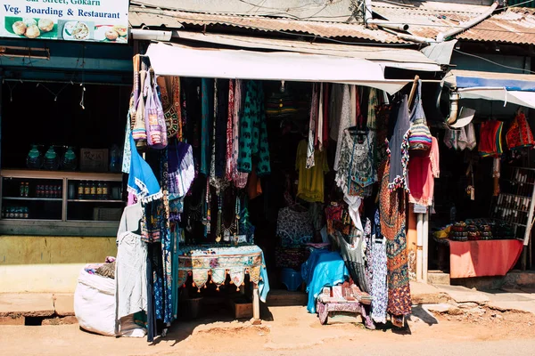 Gokarna Karnataka Hindistan 11 Şubat 2019 Gokarna şehrin ana yol öğleden sonra bilinmeyen insanlar görünümünü