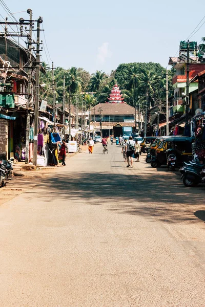 Gokarna Karnataka Hindistan 11 Şubat 2019 Gokarna şehrin ana yol öğleden sonra bilinmeyen insanlar görünümünü