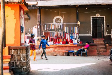 Gokarna Karnataka Hindistan 11 Şubat 2019 Gokarna şehrin ana yol öğleden sonra bilinmeyen insanlar görünümünü