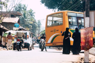 Gokarna Karnataka Hindistan 11 Şubat 2019 Gokarna şehrin ana yol öğleden sonra bilinmeyen insanlar görünümünü