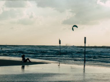 Tel Aviv İsrail 19 Şubat 2019 eğleniyor plaj Tel Aviv tarihinde öğleden sonra bilinmeyen İsrail halkının görünümü