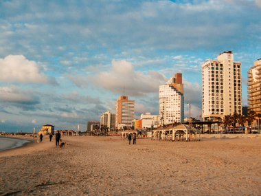 Tel Aviv İsrail 20 Şubat 2019 eğleniyor plaj Tel Aviv tarihinde öğleden sonra bilinmeyen İsrail halkının görünümü