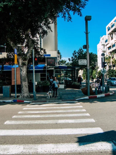 텔아비브 이스라엘 2019 오후에 텔아비브의 거리에서 이스라엘 사람들의 — 스톡 사진