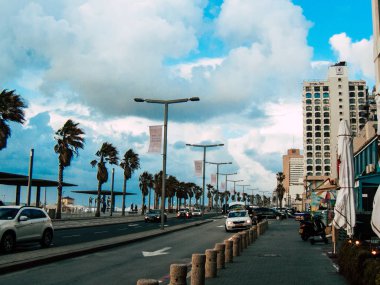 Tel Aviv İsrail 20 Şubat 2019 öğleden sonra Tel Aviv sokaklarında geleneksel beyaz taksi görünümünü