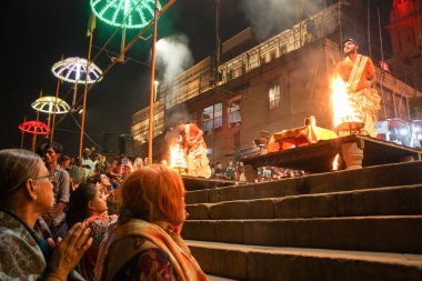 Varanasi Hindistan 7 Kasım 2018 Varanasi Dashashwamedh Ghat Ganga Aarti törende görünümünü