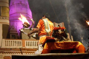 Varanasi Hindistan 7 Kasım 2018 Varanasi Dashashwamedh Ghat Ganga Aarti törende görünümünü