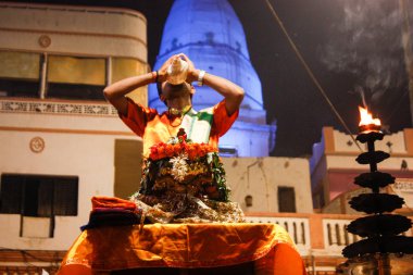 Varanasi Hindistan 7 Kasım 2018 Varanasi Dashashwamedh Ghat Ganga Aarti törende görünümünü
