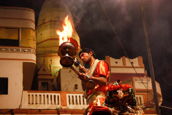 Varanasi Hindistan Kasım 2018 Varanasi Dashashwamedh Ghat Ganga Aarti Törende — Stok fotoğraf