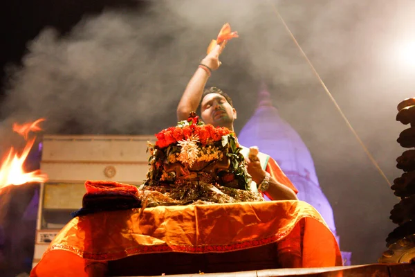 Варанаси Индия Ноябрь 2018 View Ganga Aarti Ceremony Dashwamedh Ghat — стоковое фото