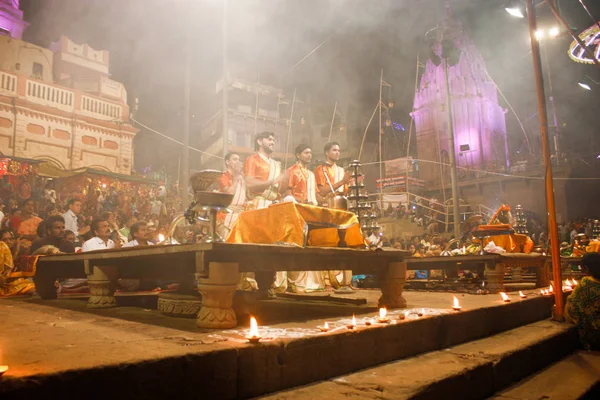 Варанаси Индия Ноябрь 2018 View Ganga Aarti Ceremony Dashwamedh Ghat — стоковое фото