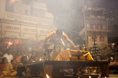 Varanasi Hindistan 7 Kasım 2018 Varanasi Dashashwamedh Ghat Ganga Aarti törende görünümünü