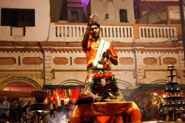 Varanasi Hindistan 7 Kasım 2018 Varanasi Dashashwamedh Ghat Ganga Aarti törende görünümünü