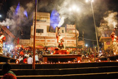 Varanasi Hindistan 7 Kasım 2018 Varanasi Dashashwamedh Ghat Ganga Aarti törende görünümünü