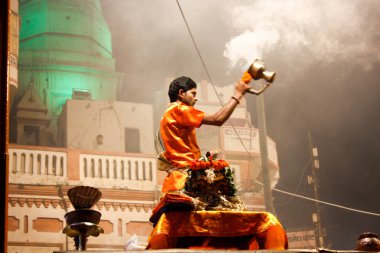 Varanasi Hindistan 7 Kasım 2018 Varanasi Dashashwamedh Ghat Ganga Aarti törende görünümünü