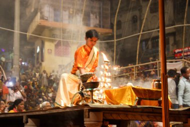 Varanasi Hindistan 7 Kasım 2018 Varanasi Dashashwamedh Ghat Ganga Aarti törende görünümünü