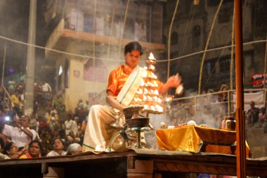 Varanasi Hindistan 7 Kasım 2018 Varanasi Dashashwamedh Ghat Ganga Aarti törende görünümünü