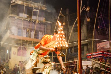 Varanasi Hindistan 7 Kasım 2018 Varanasi Dashashwamedh Ghat Ganga Aarti törende görünümünü
