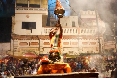 Varanasi Hindistan 7 Kasım 2018 Varanasi Dashashwamedh Ghat Ganga Aarti törende görünümünü