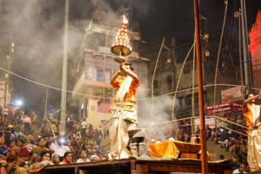 Varanasi Hindistan 7 Kasım 2018 Varanasi Dashashwamedh Ghat Ganga Aarti törende görünümünü