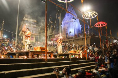 Varanasi Hindistan 7 Kasım 2018 Varanasi Dashashwamedh Ghat Ganga Aarti törende görünümünü