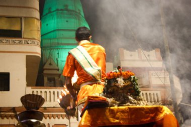 Varanasi Hindistan 7 Kasım 2018 Varanasi Dashashwamedh Ghat Ganga Aarti törende görünümünü