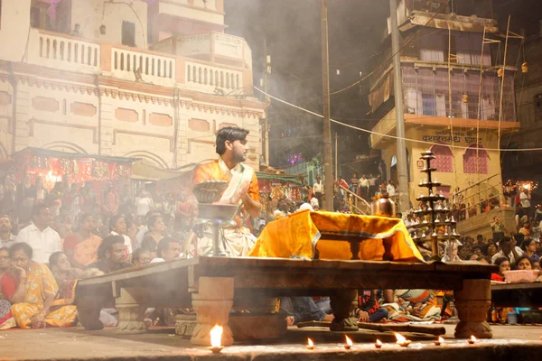 Varanasi Hindistan 7 Kasım 2018 Varanasi Dashashwamedh Ghat Ganga Aarti törende görünümünü