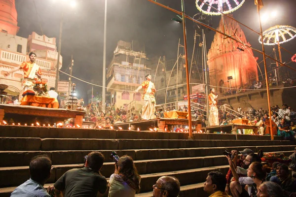 Varanasi Hindistan 7 Kasım 2018 Varanasi Dashashwamedh Ghat Ganga Aarti törende görünümünü