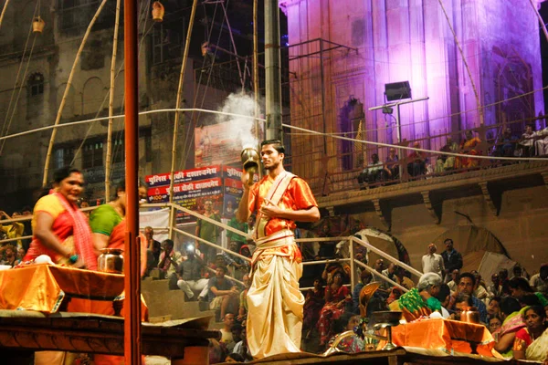 Varanasi Hindistan Kasım 2018 Varanasi Dashashwamedh Ghat Ganga Aarti Törende — Stok fotoğraf
