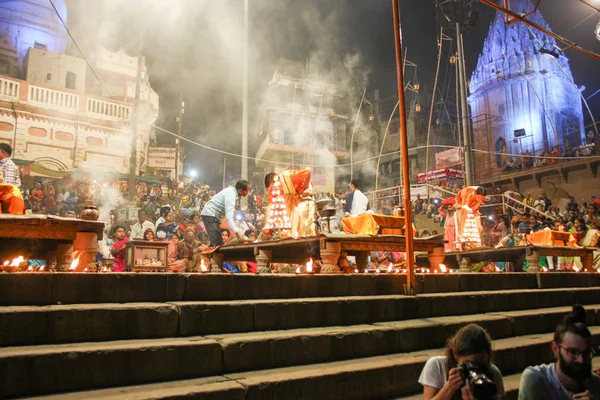 Varanasi Hindistan 7 Kasım 2018 Varanasi Dashashwamedh Ghat Ganga Aarti törende görünümünü