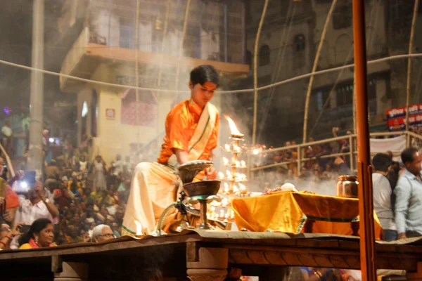 Varanasi Hindistan 7 Kasım 2018 Varanasi Dashashwamedh Ghat Ganga Aarti törende görünümünü