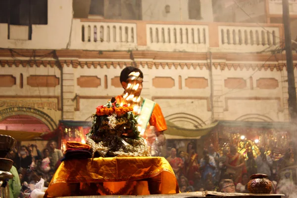 Varanasi Hindistan 7 Kasım 2018 Varanasi Dashashwamedh Ghat Ganga Aarti törende görünümünü
